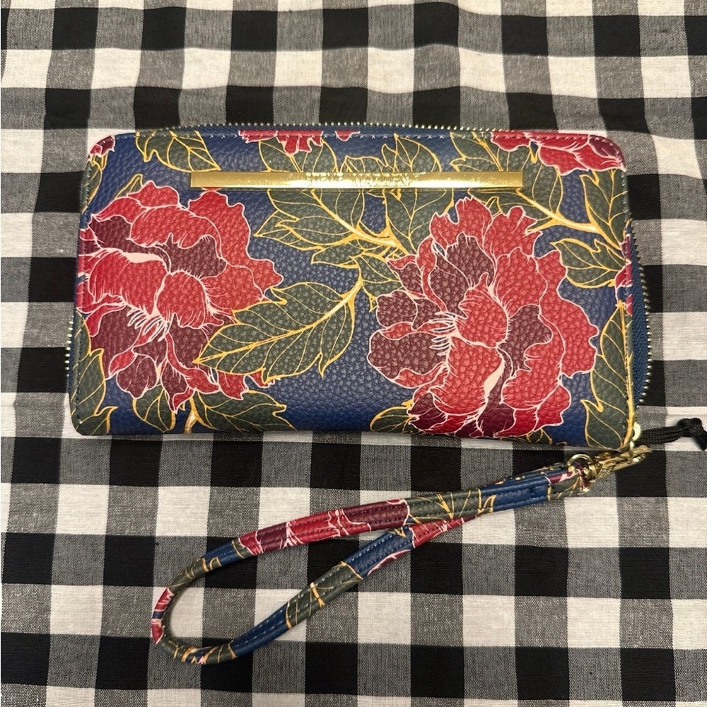 Steve Madden Floral Zip
Around Wallet